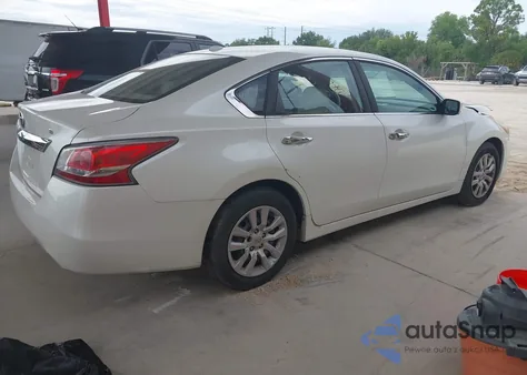 2015 Nissan Altima 2.5/2.5 S/2.5 Sl/2.5 Sv z USA, uszkodzony, nr VIN 1N4AL3AP1FN345905